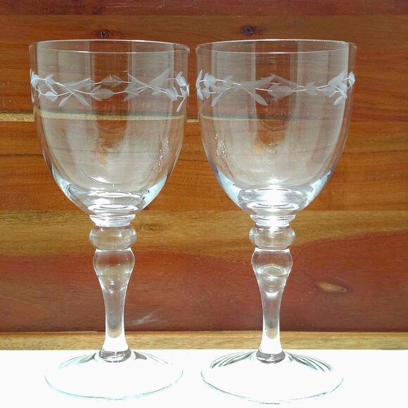 2 Etched Flower Buds Garland Goblets 8.5" oversized 20oz universal water glasses - Picture 1 of 7